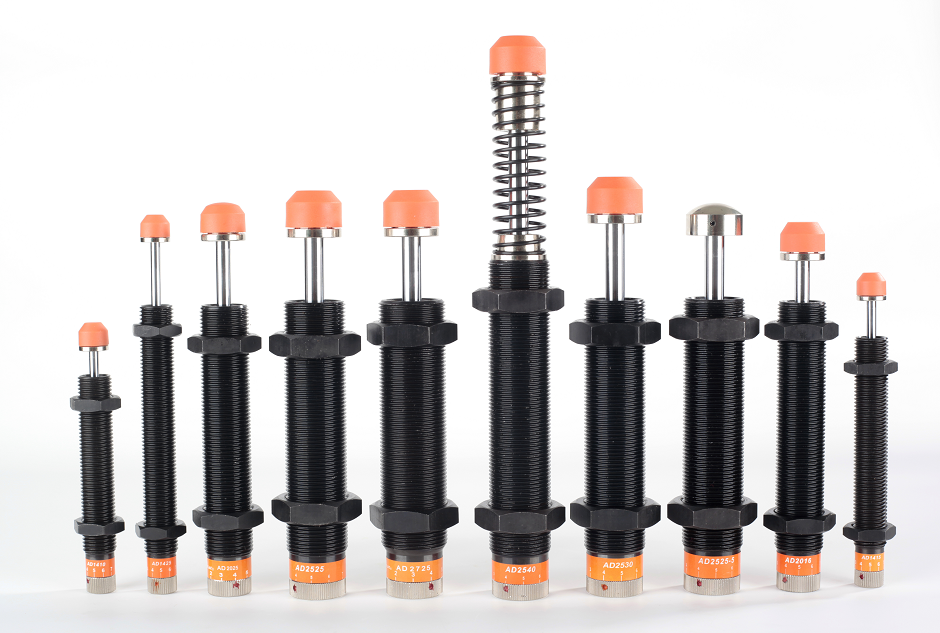 生產(chǎn)線上油壓緩沖器加持